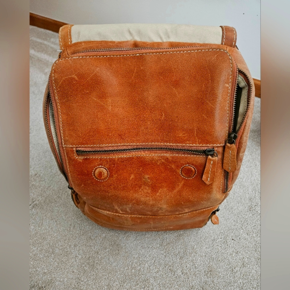 Atlas Leather Backpack - Picture 2 of 7